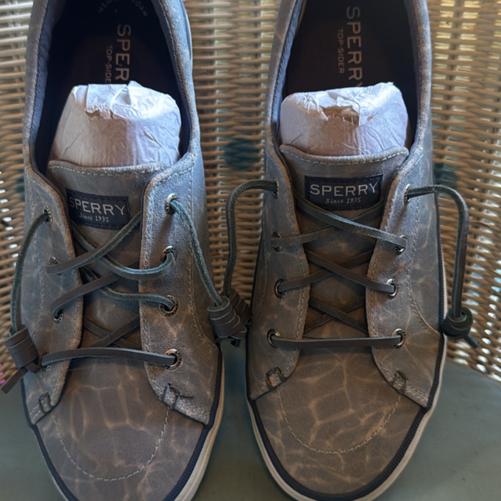 Sperry  Sneakers